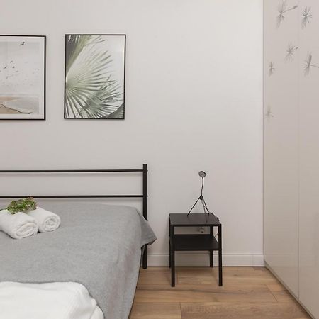 Forum Wola Jana Kazimierza Apartment By Noclegi Renters วอร์ซอ ภายนอก รูปภาพ